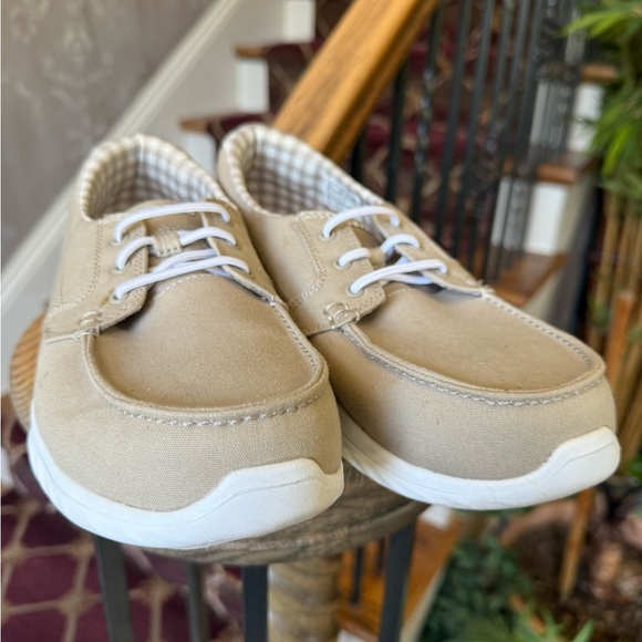 Skechers women’s boat shoe very good condition size 10, beige plush comfort - Picture 2 of 13